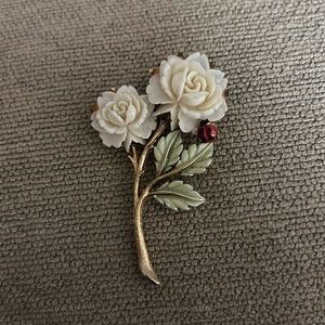 JJ Brooch Rose White Gold Tone Green Leaf Enamel Lady Bug